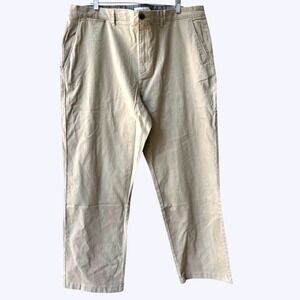 Mens Straight Fit Stretch Chino Pants Khaki Tan 42W 32L NWT Amazon Essentials
